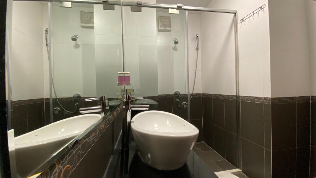 Duc Vuong Saigon Hotel - Cao Thang Ho Chi Minh City Exterior photo